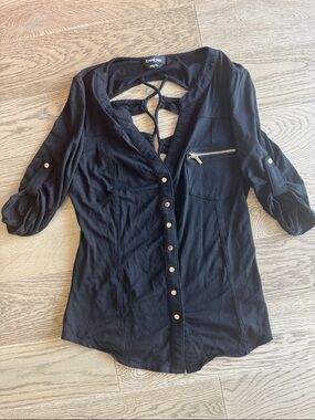BEBE Black Snap Button-Front Shirt with Strappy Open Back small